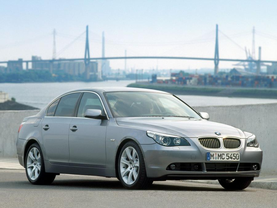  BMW 545i Sedan 2003 года  (фото 4 из 6)